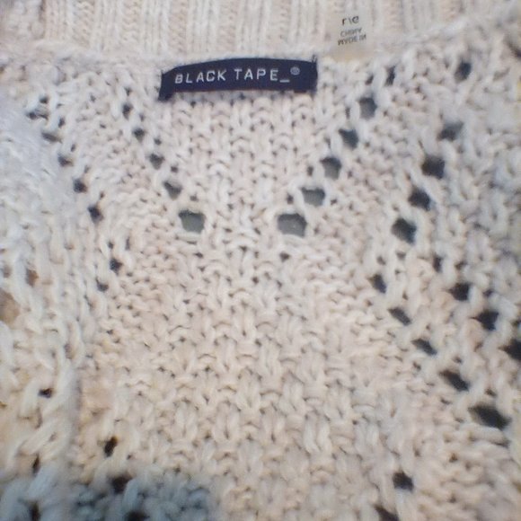 Women's large sweater with fringe - Picture 3 of 4